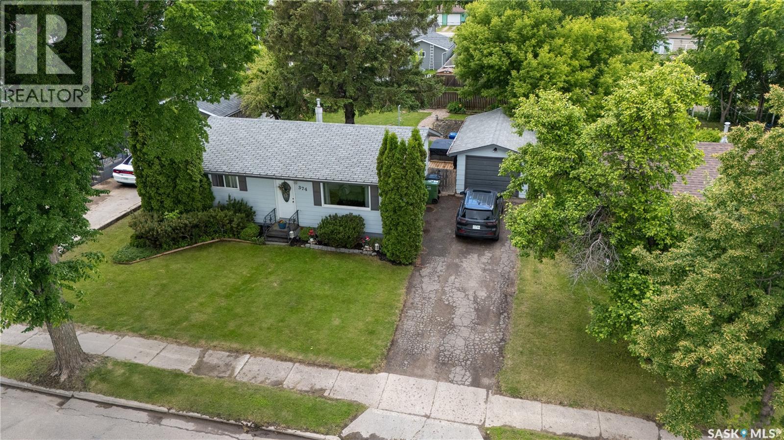 374 Fourth AVENUE N - 25