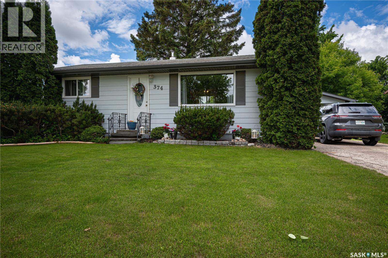 374 Fourth AVENUE N - 2