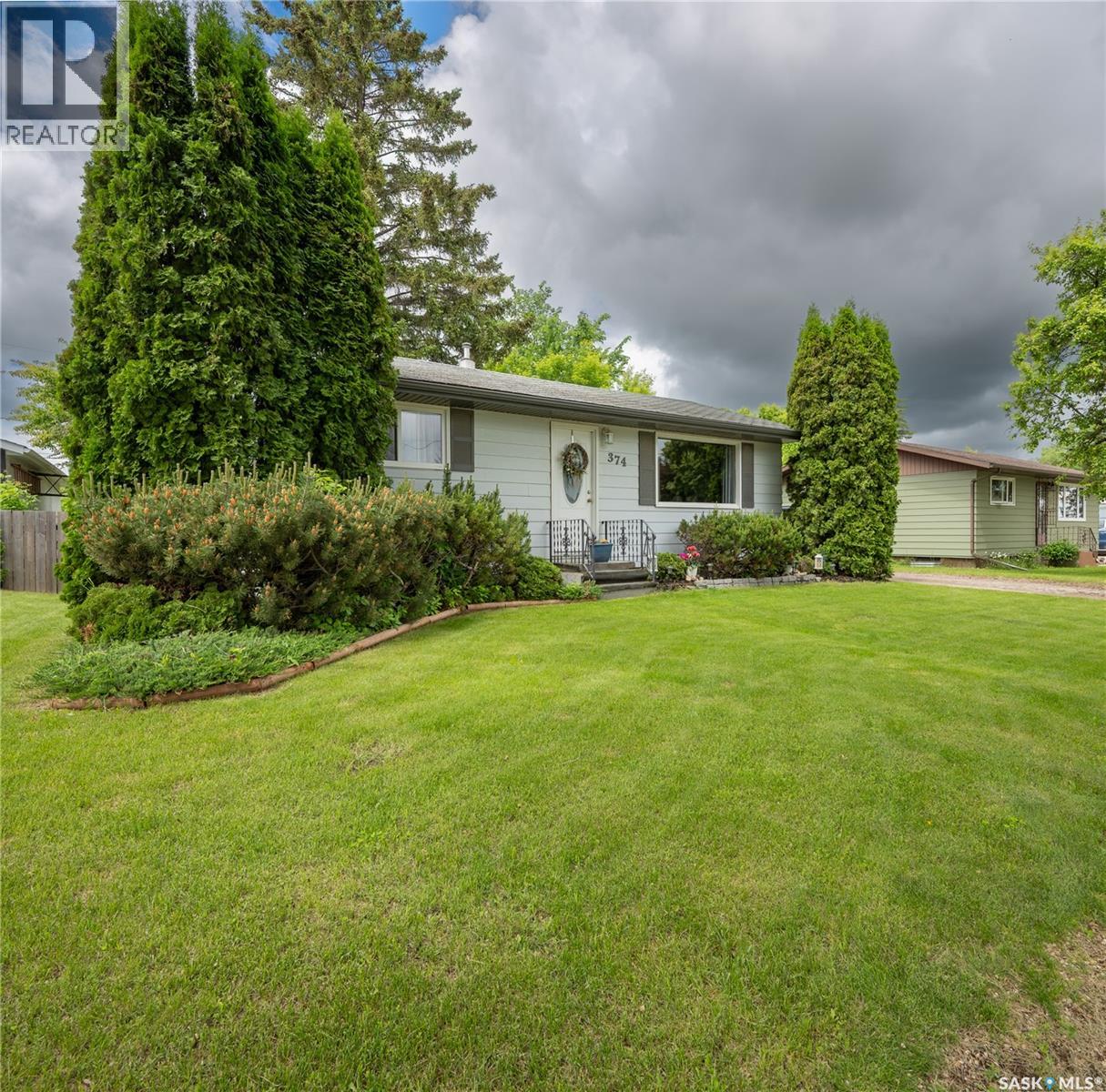 374 Fourth AVENUE N - 3