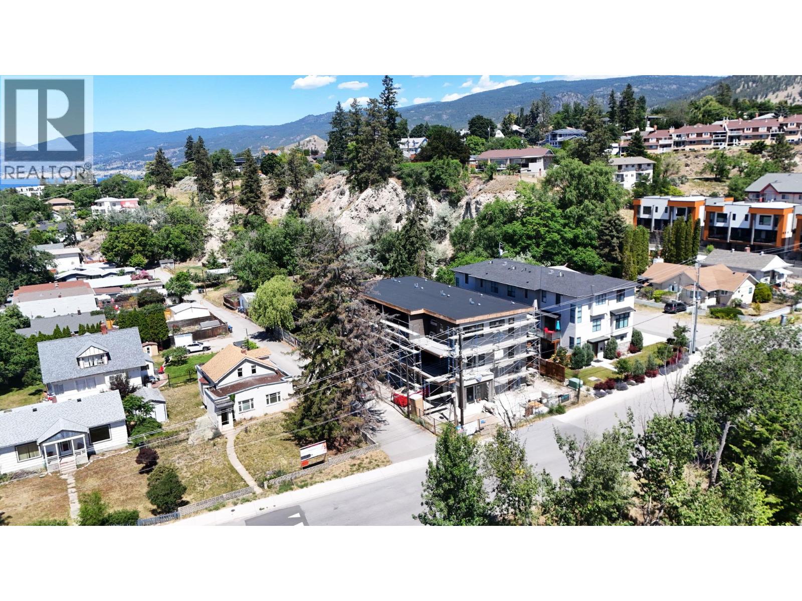 #102 463 WADE Avenue - 17