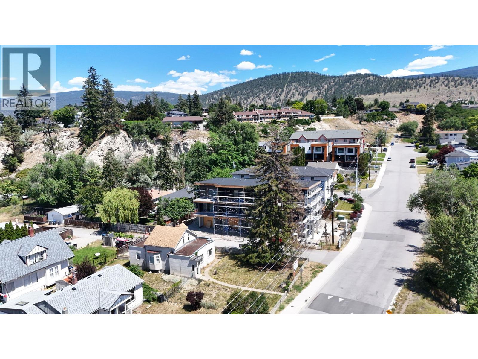 #102 463 WADE Avenue - 16