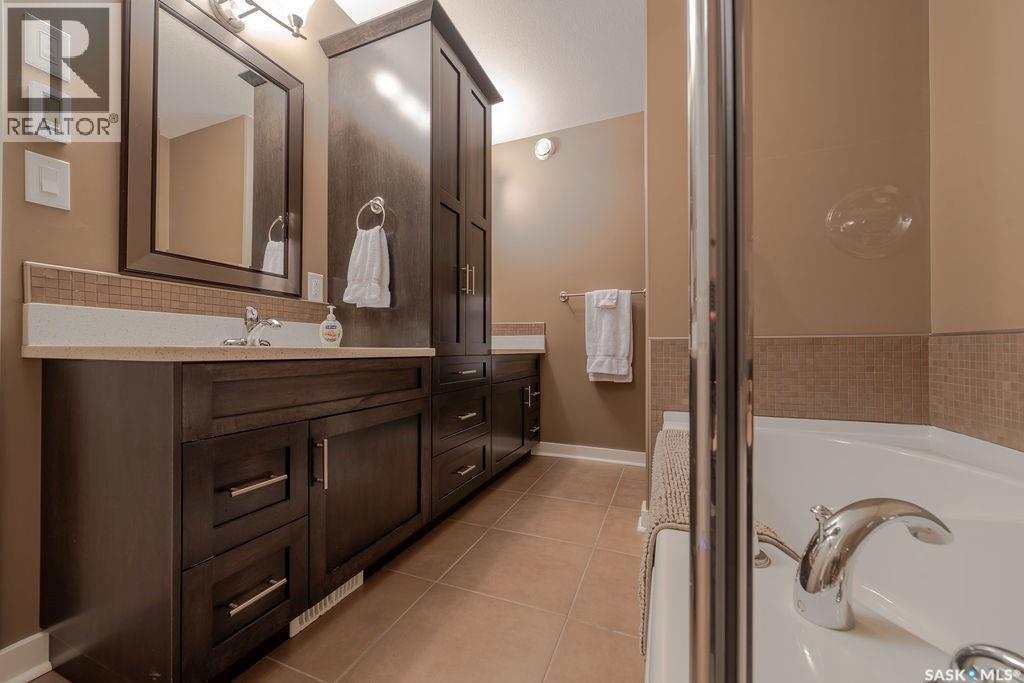 B 636 Riche STREET — photo 20