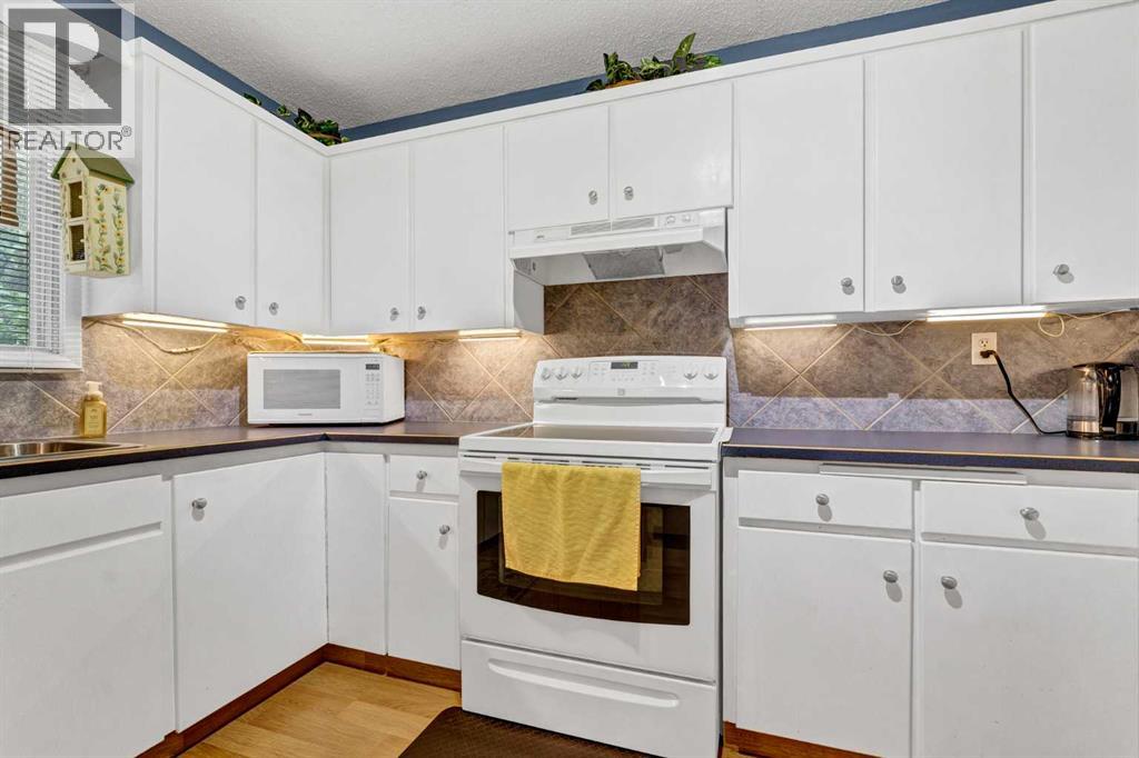 95 Rossdale Way SE — photo 15