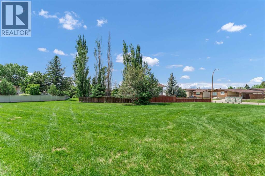 95 Rossdale Way SE — photo 32