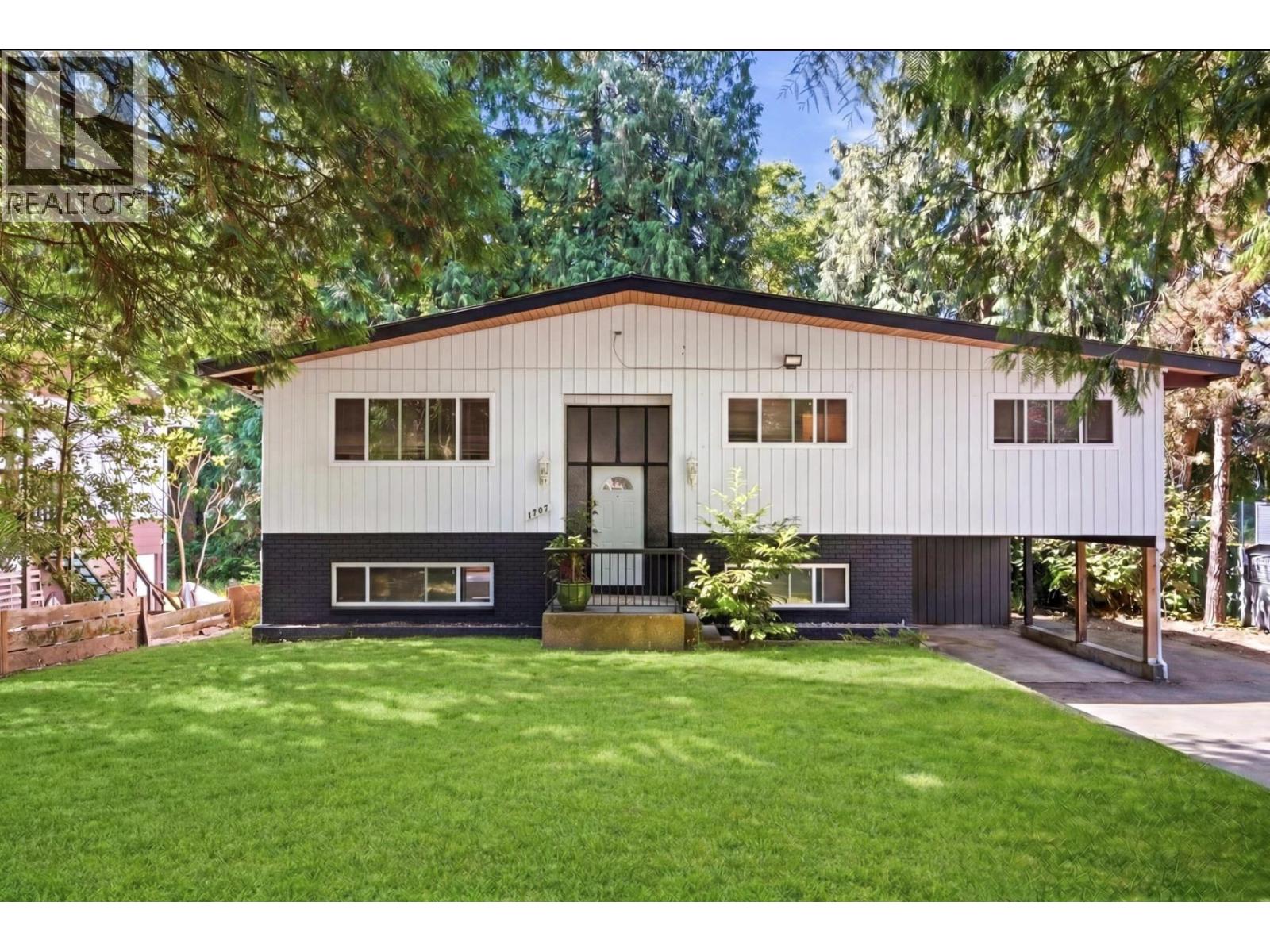 1707 DEMPSEY ROAD, North Vancouver