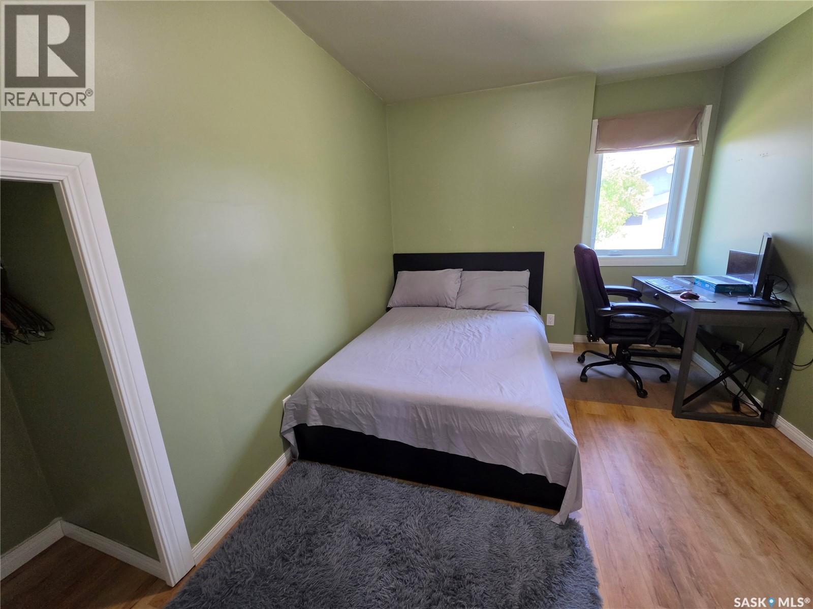 612 7th AVENUE W - 12