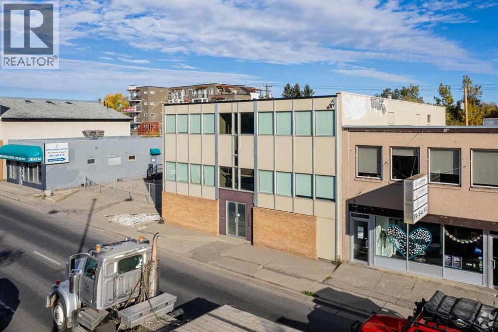 818 16 Avenue NW - photo 4