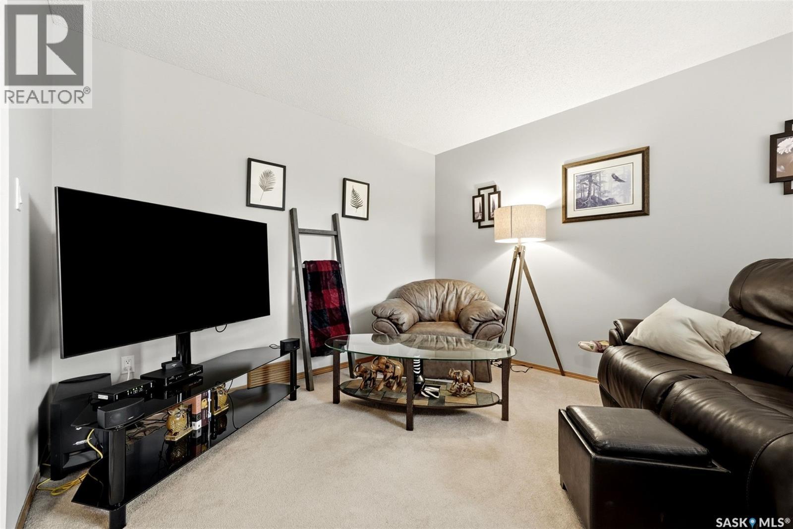 105 Courtside CRESCENT — photo 6