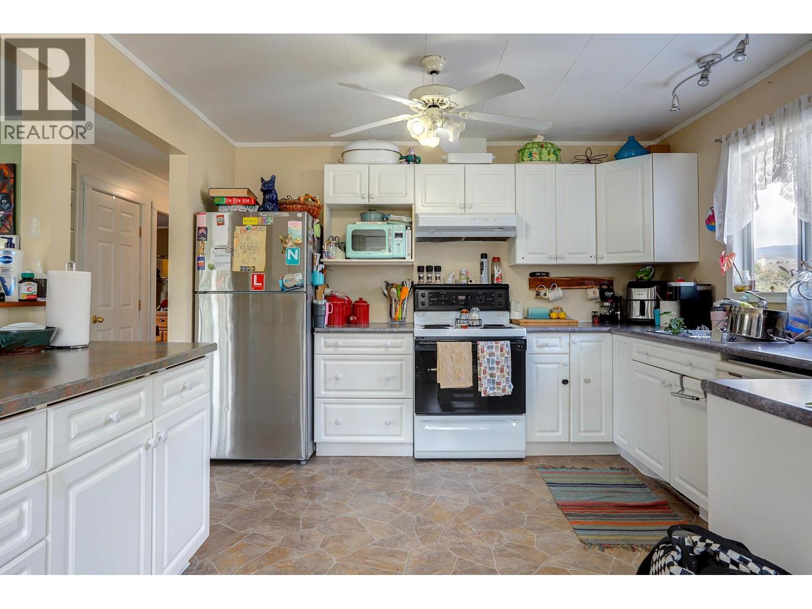 3415 24 Avenue - 12