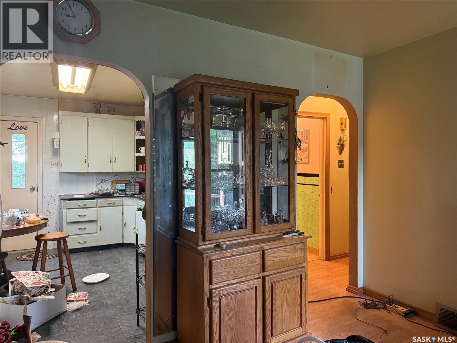 1059 Caribou STREET W - 4