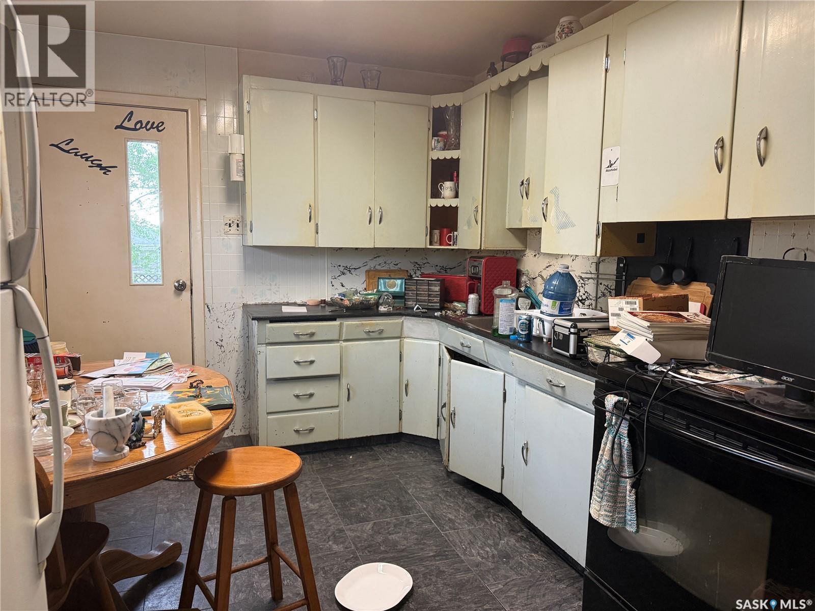 1059 Caribou STREET W - photo 5