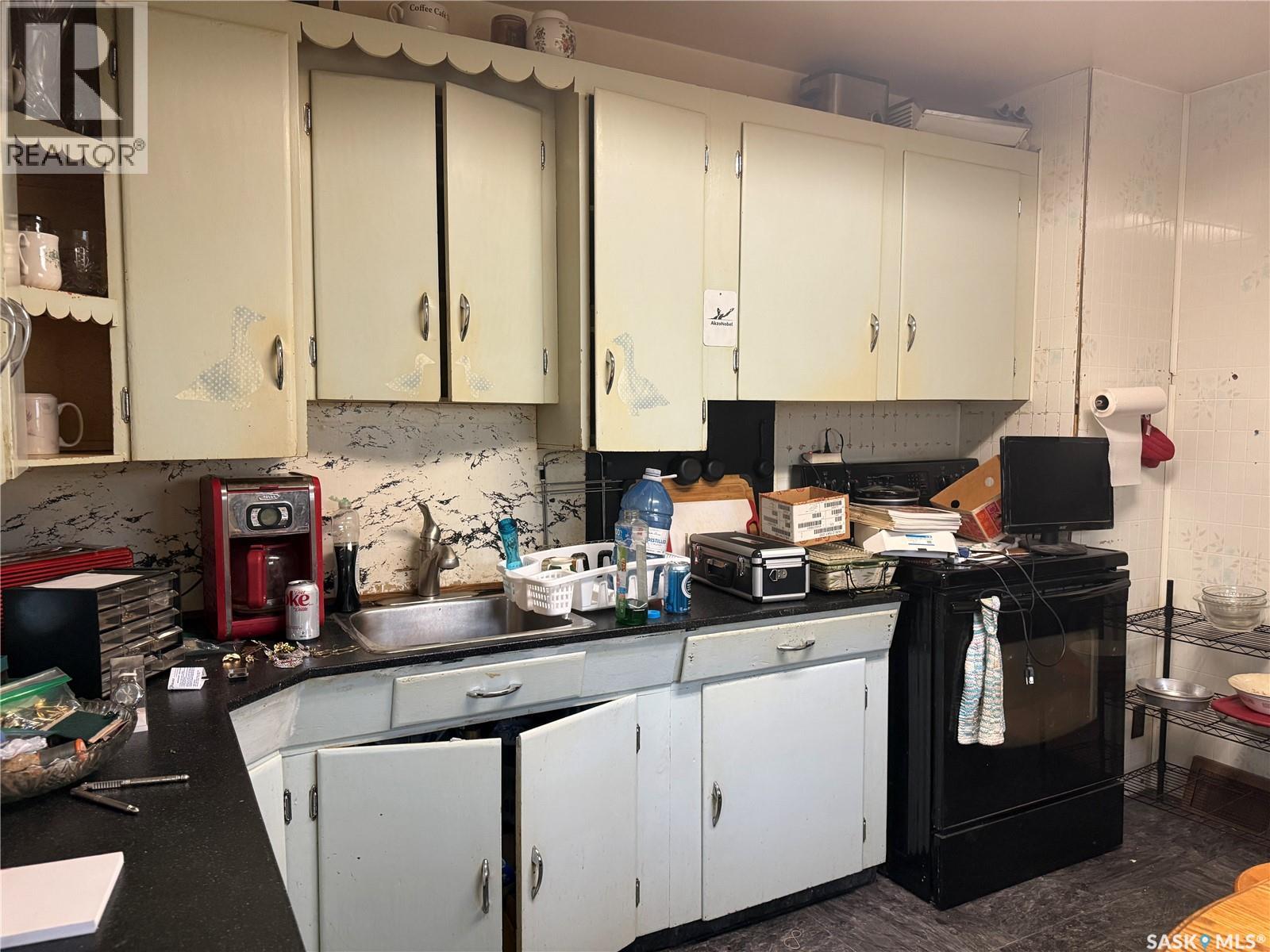 1059 Caribou STREET W - 6