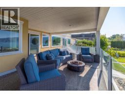 Full bathroom - 4244 Beach Avenue, Peachland, BC V0H1X6 Photo 10