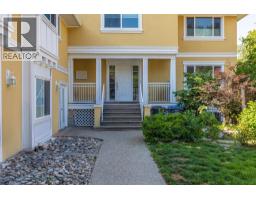 Living room - 4244 Beach Avenue, Peachland, BC V0H1X6 Photo 13