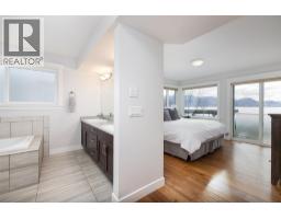 4244 Beach Avenue, Peachland, BC V0H1X6 Photo 43