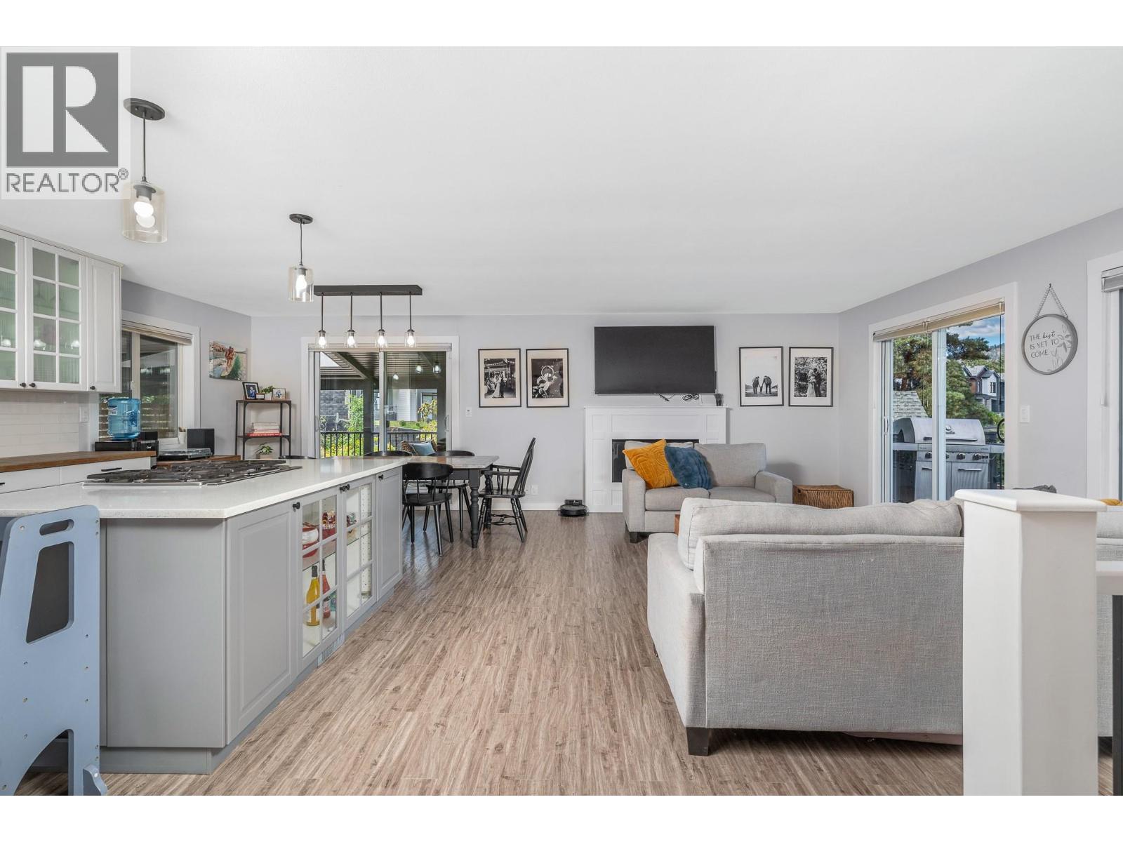 7590 Klinger Road - 8