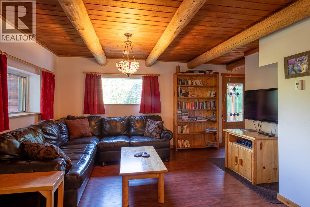 823 CRANDALL Road - 7