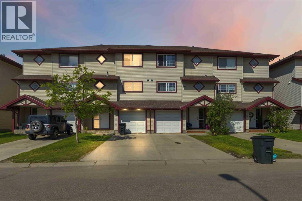 #10 220 Swanson Crescent - 1