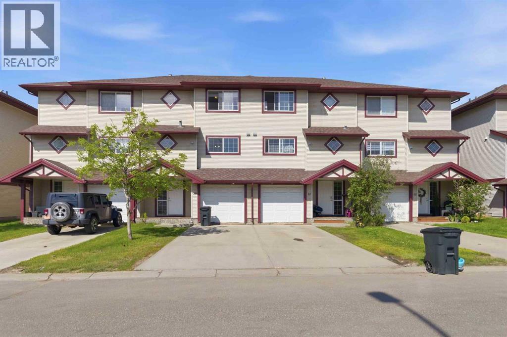#10 220 Swanson Crescent - 2