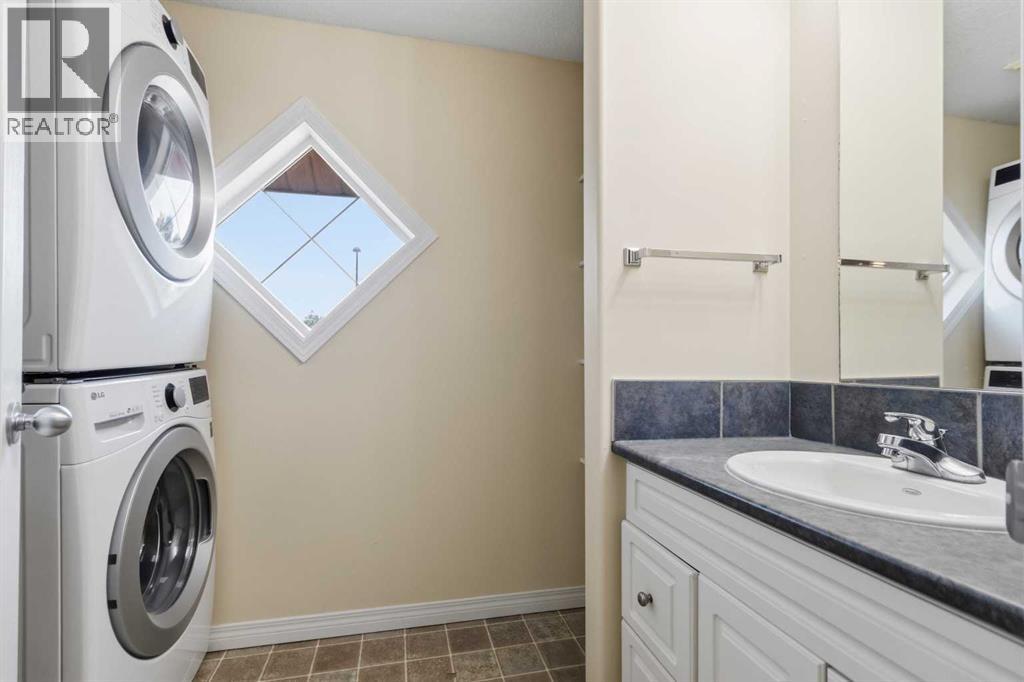 #10 220 Swanson Crescent - 17