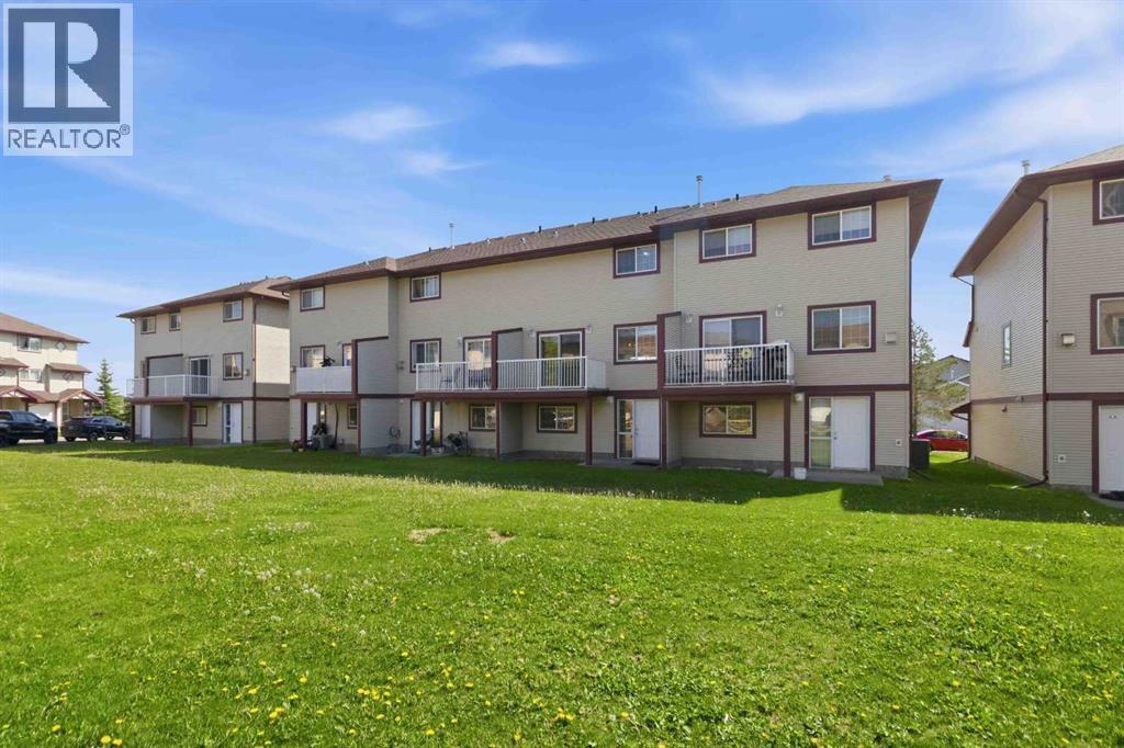 #10 220 Swanson Crescent - 37