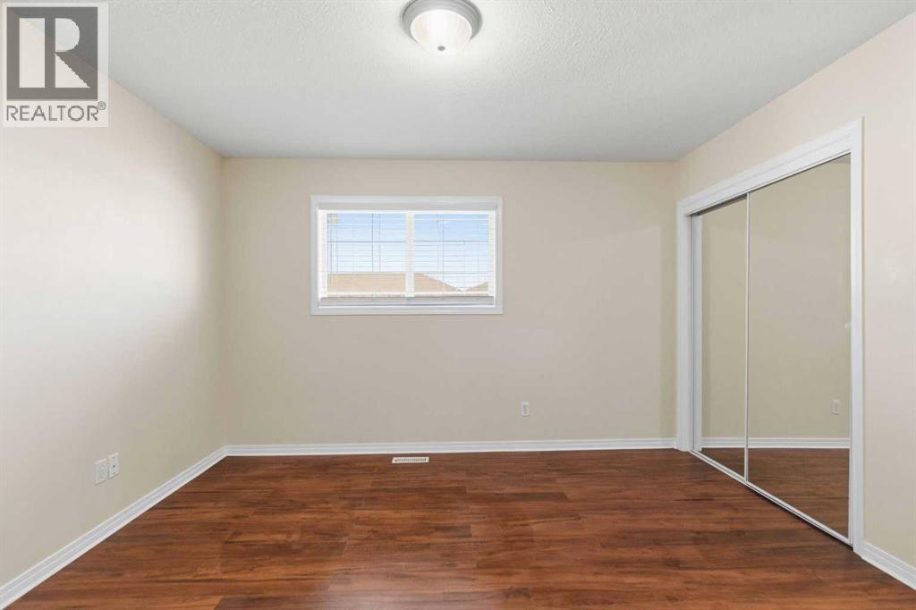 #10 220 Swanson Crescent - 27