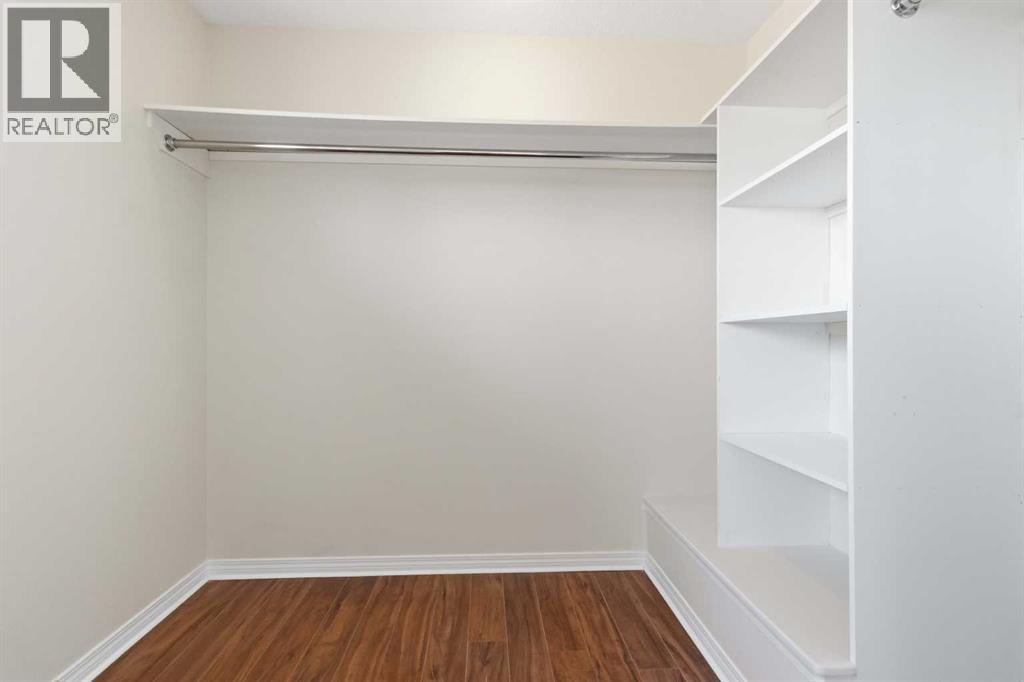 #10 220 Swanson Crescent - 26