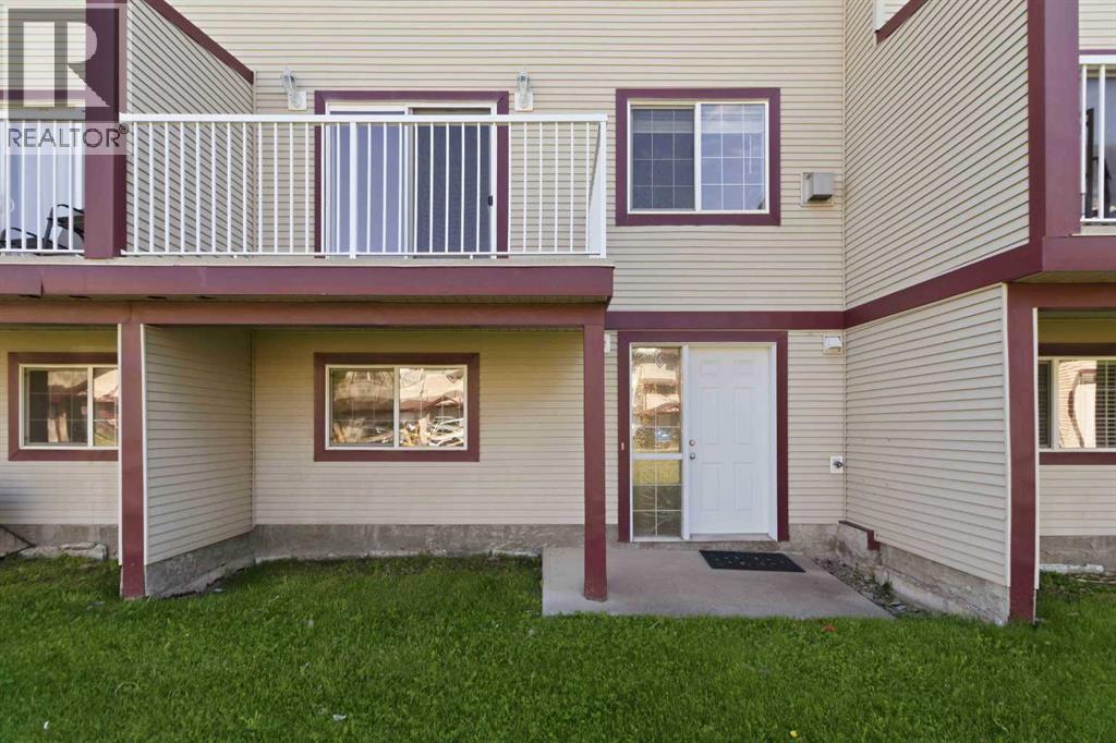#10 220 Swanson Crescent - 30