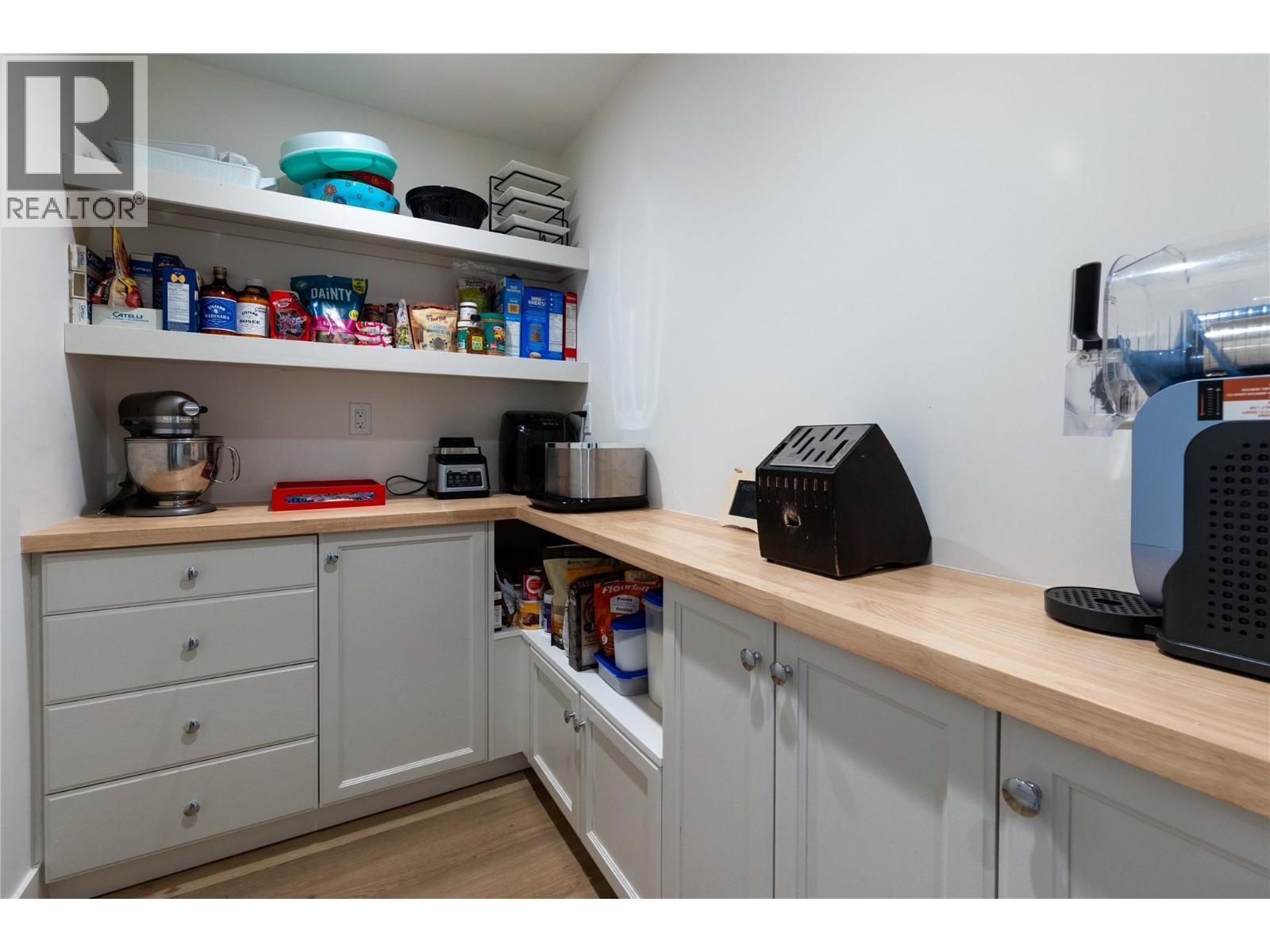 10202 Kalamalka Road - 15