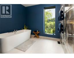 10202 Kalamalka Road, Coldstream, BC V1B1L7 Photo 19