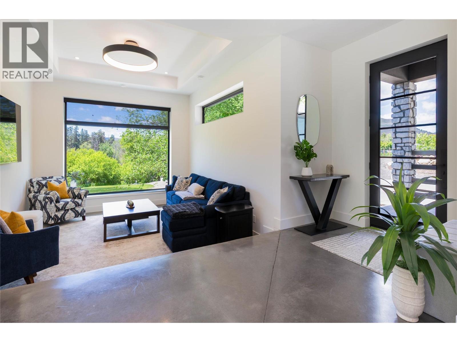 10202 Kalamalka Road - 9