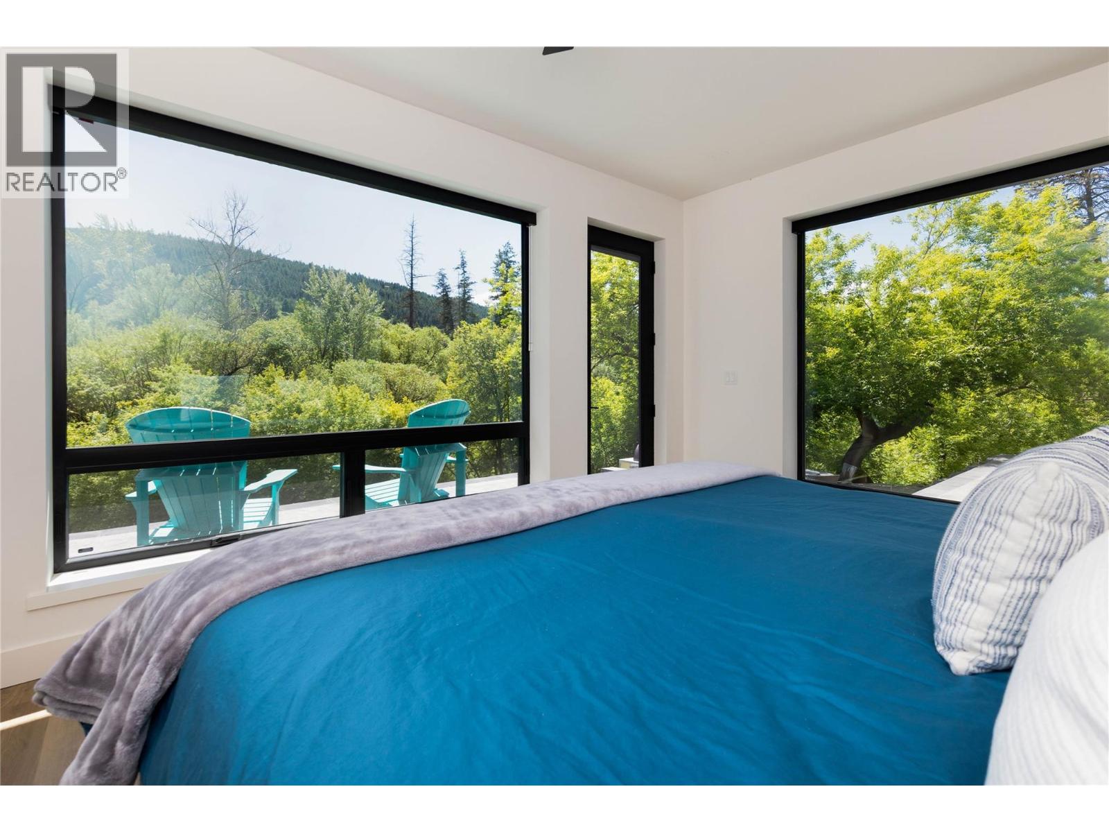 10202 Kalamalka Road - 17