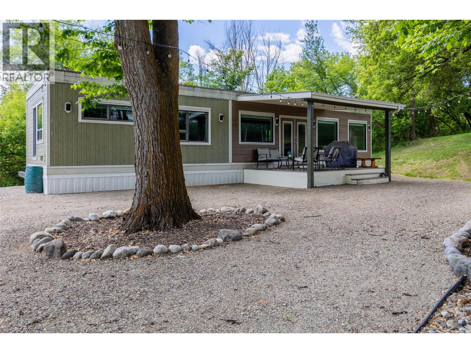 10202 Kalamalka Road - 44