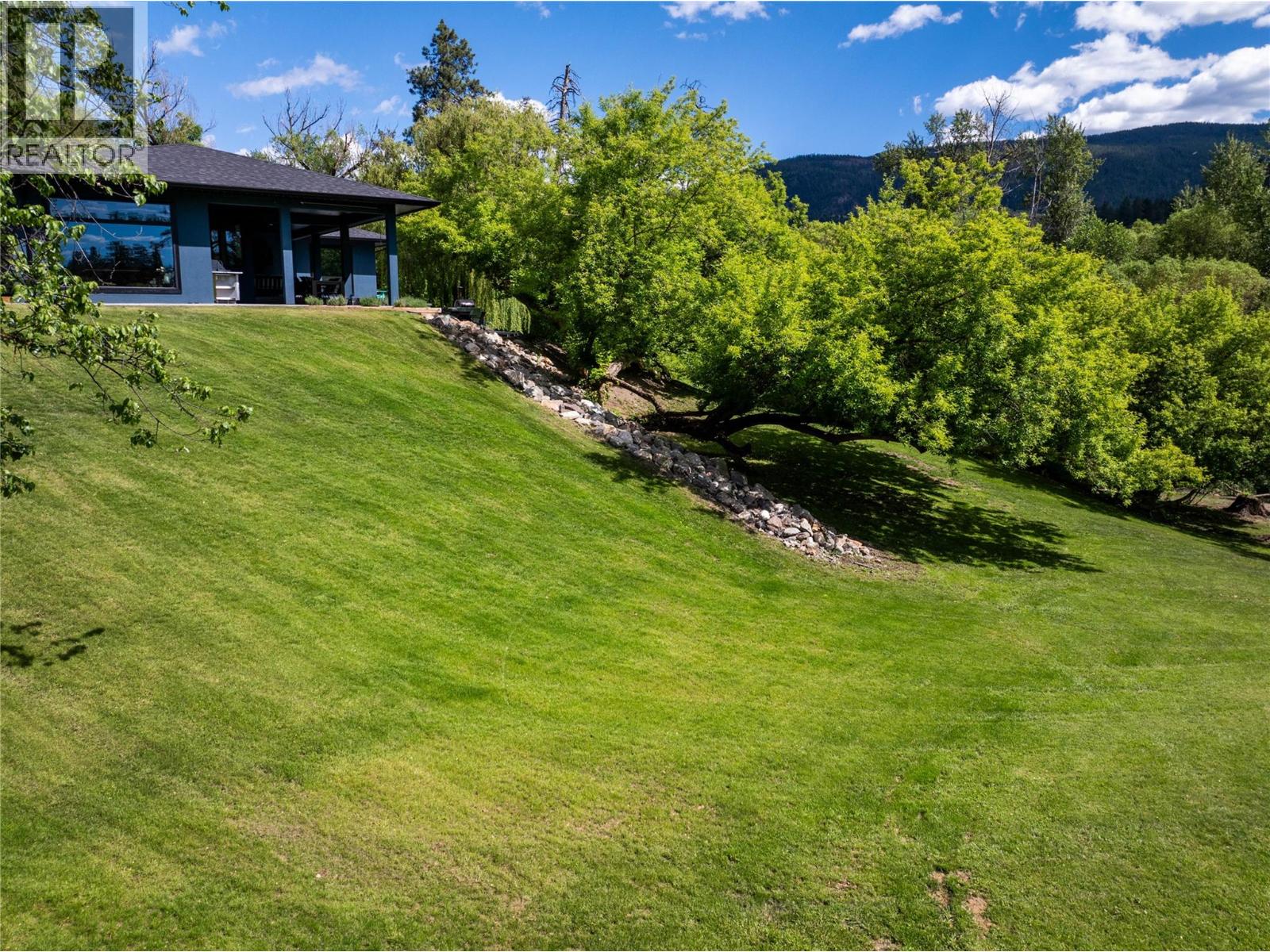 10202 Kalamalka Road - 40