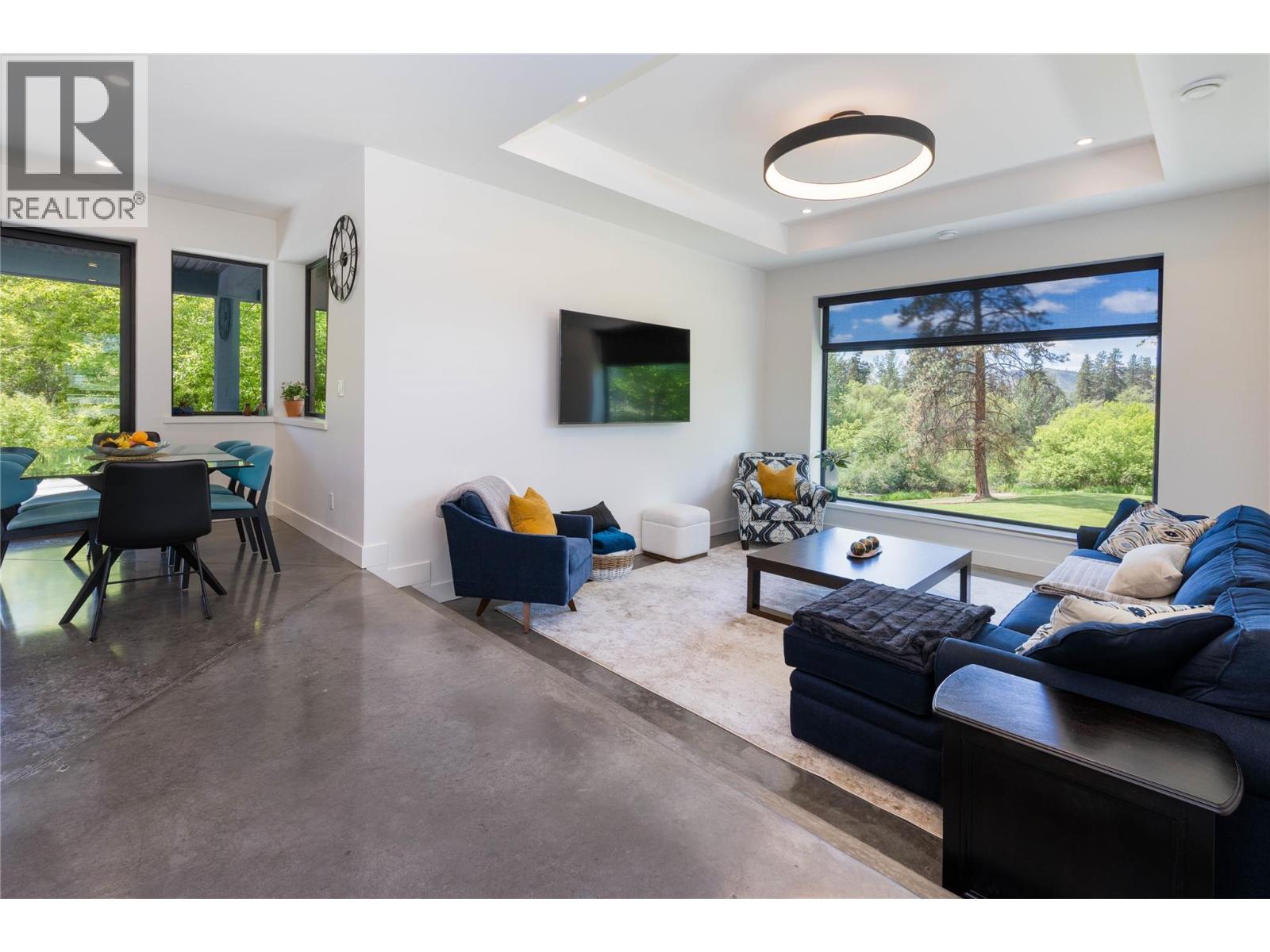 10202 Kalamalka Road - 11