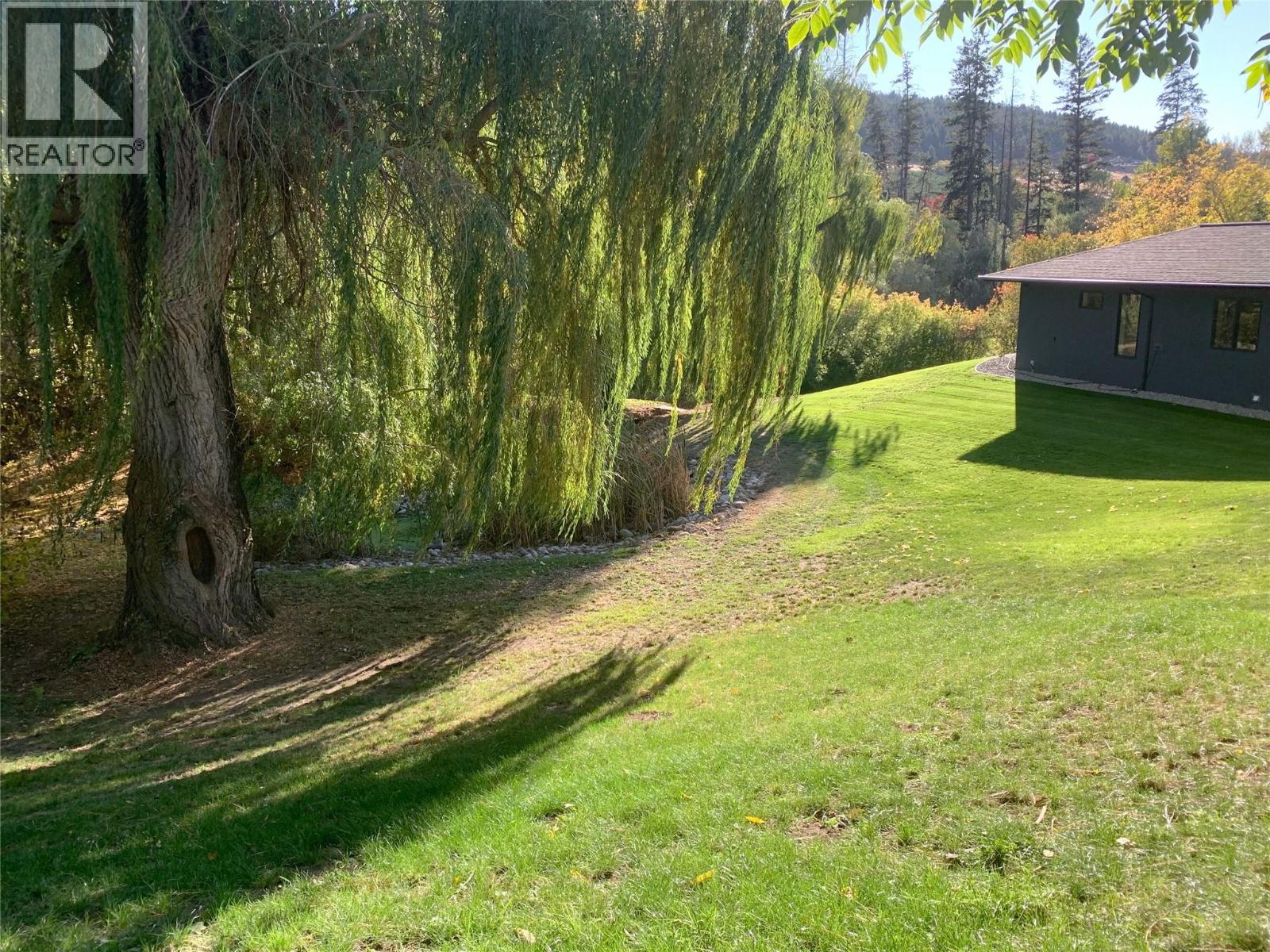 10202 Kalamalka Road - 38