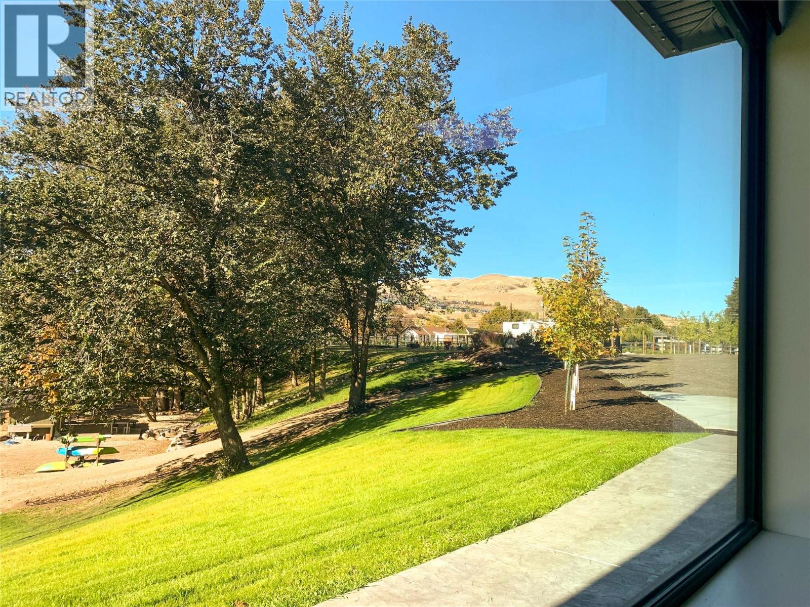 10202 Kalamalka Road - 39