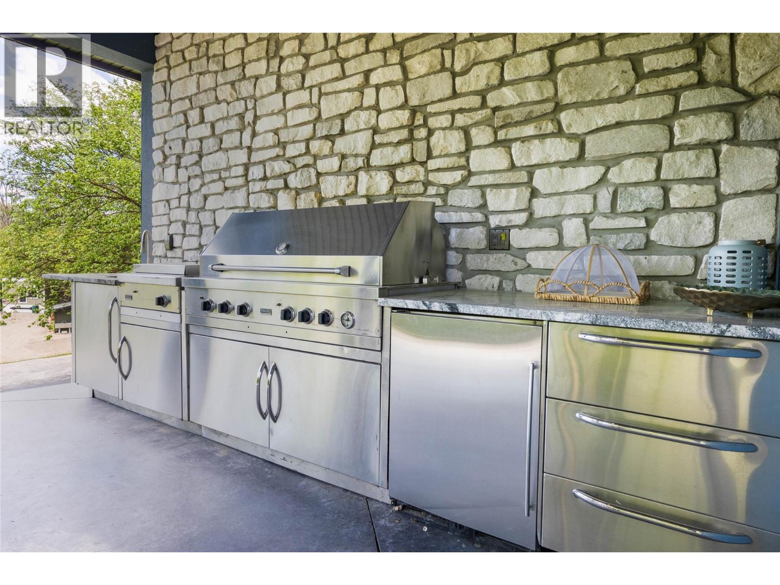 10202 Kalamalka Road - 30