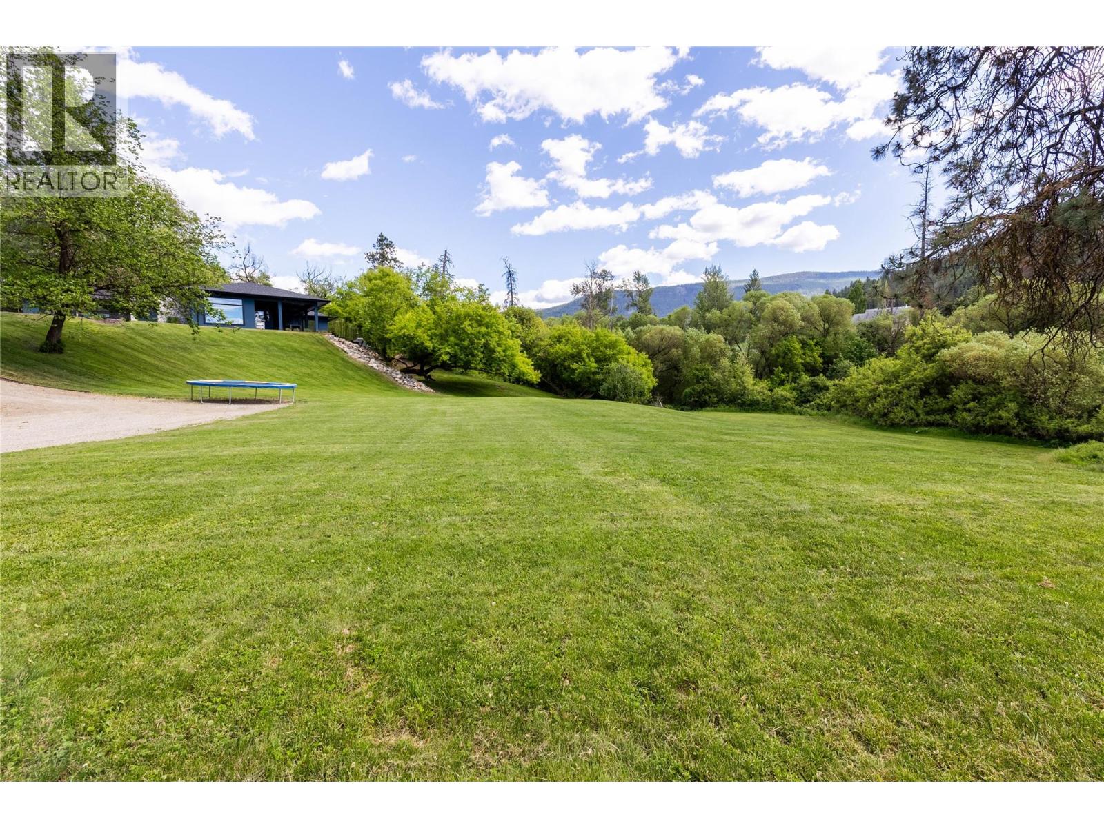 10202 Kalamalka Road - 36