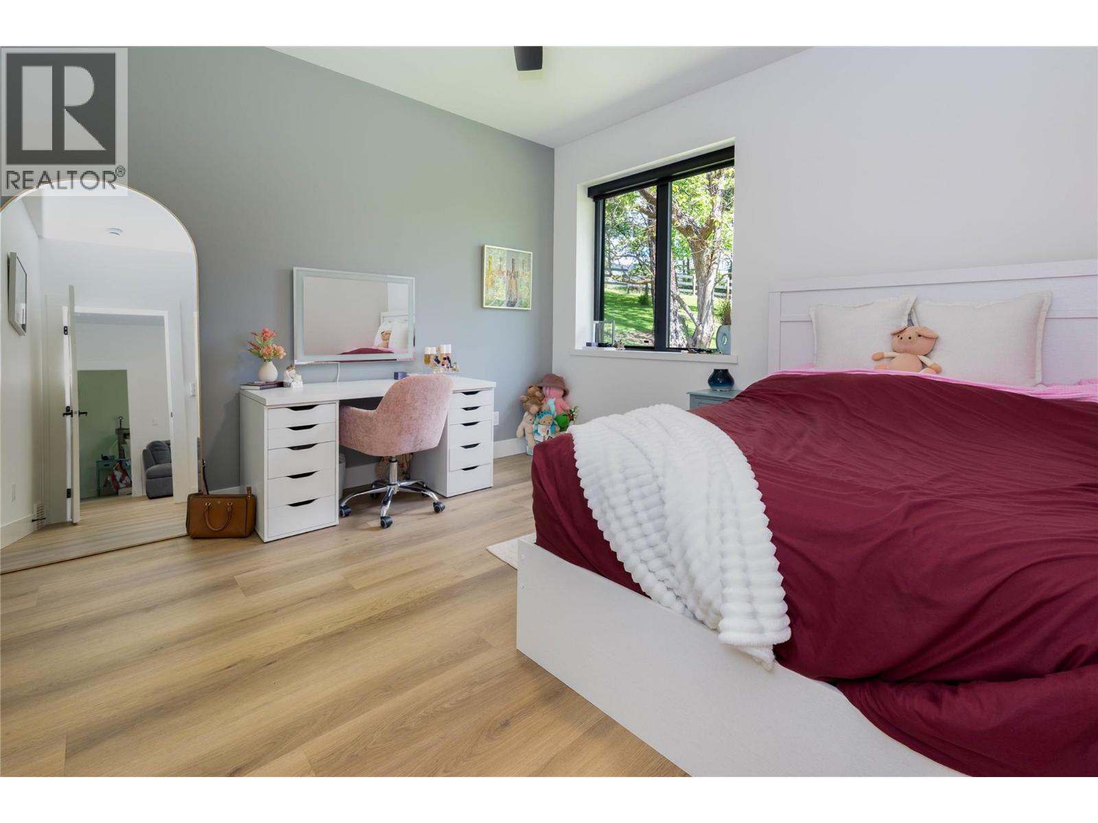 10202 Kalamalka Road - 25
