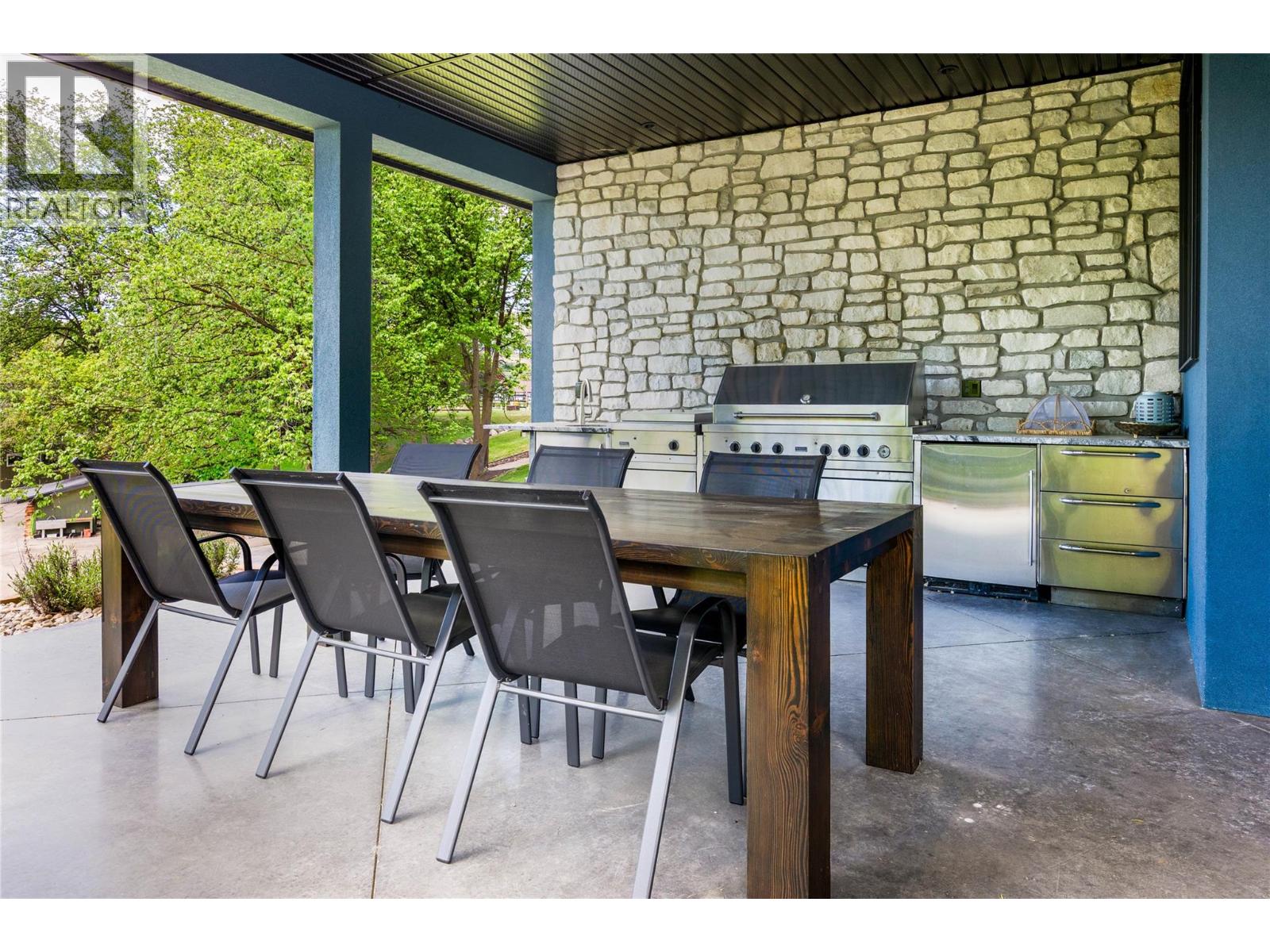10202 Kalamalka Road - 29