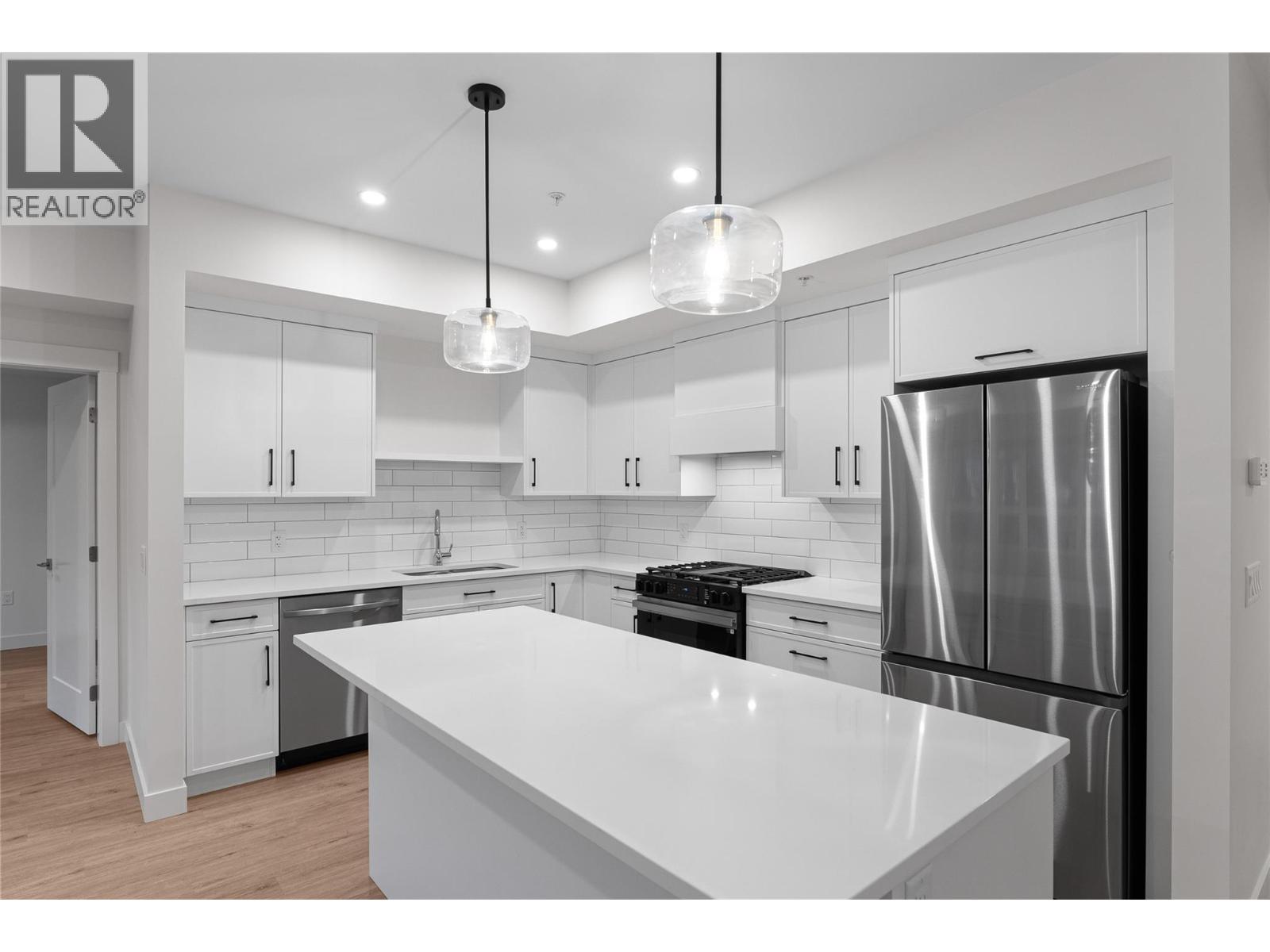 1844 Qu'Appelle Boulevard Unit# 308, Kamloops — photo 3