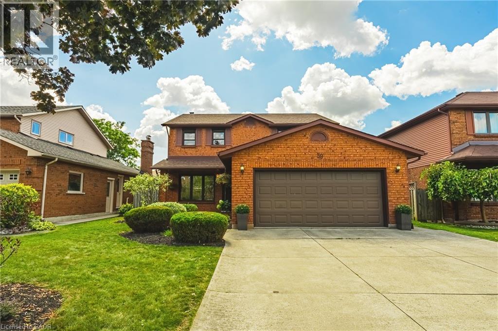 39 PARKWOOD Crescent - 2