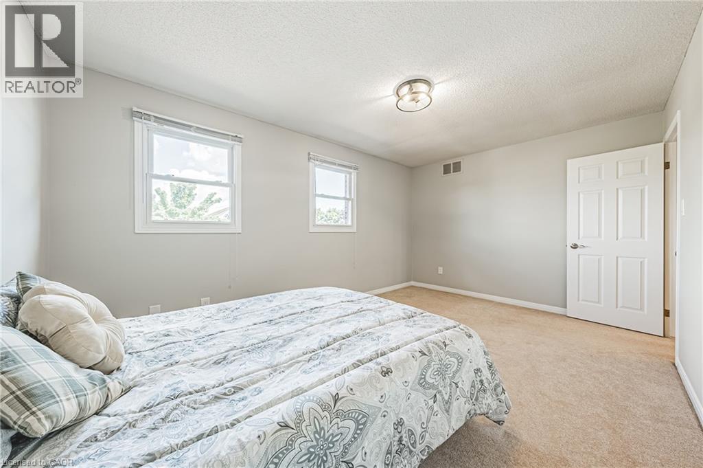 39 PARKWOOD Crescent - 29