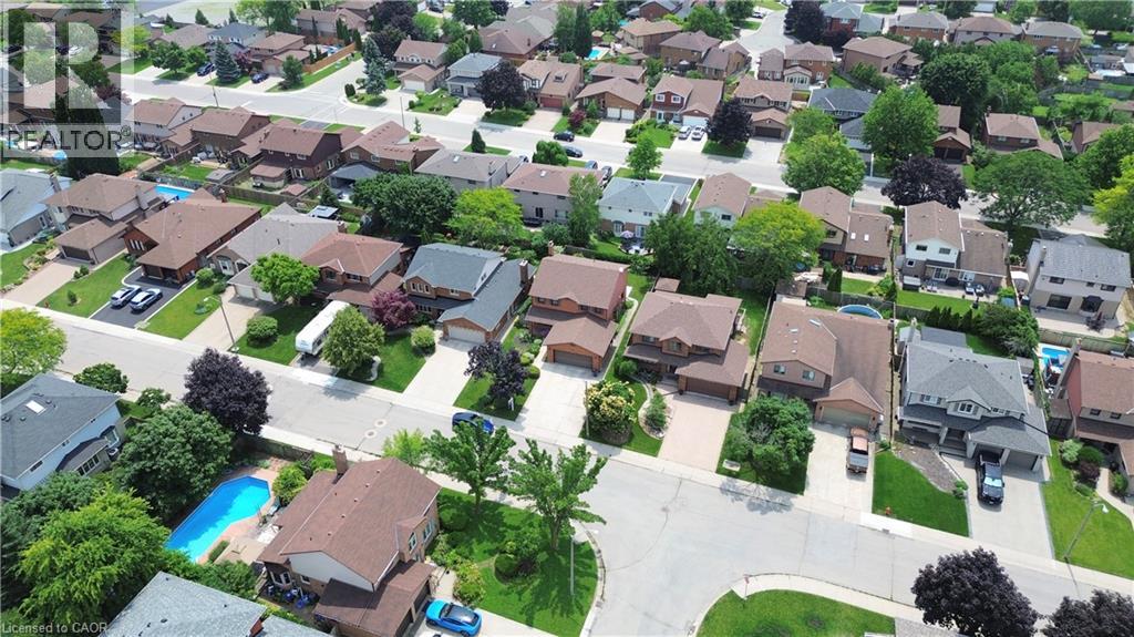 39 PARKWOOD Crescent - 47