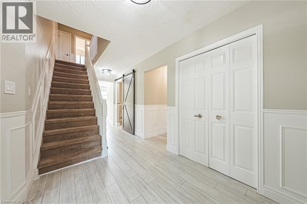 39 PARKWOOD Crescent - 6