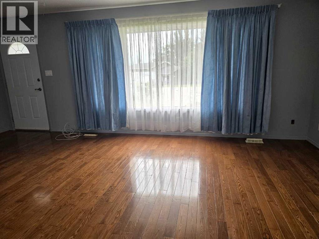 9102 99a Avenue — photo 10