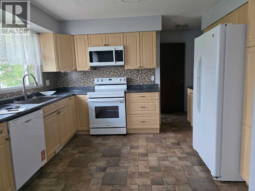 9102 99a Avenue — photo 13