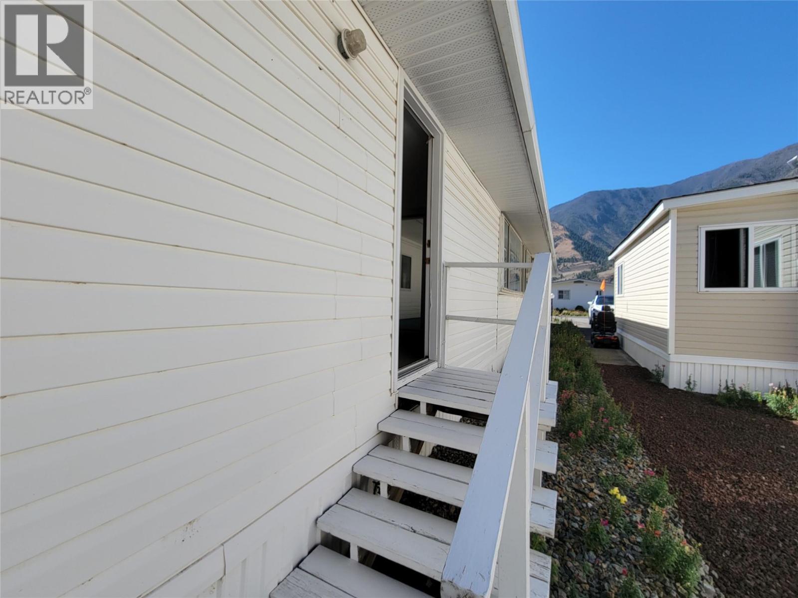 #2 622 Keremeos Bypass Road - 32