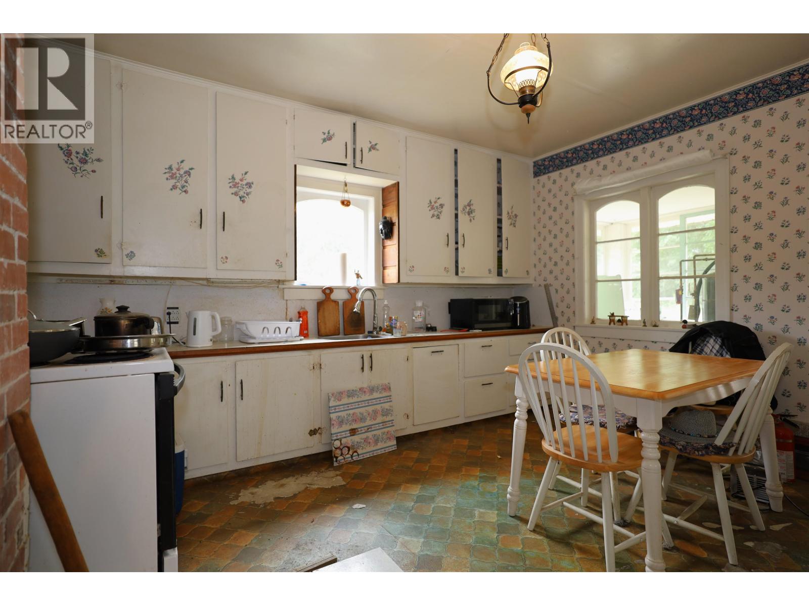 667 DOUGALL ROAD, Gibsons